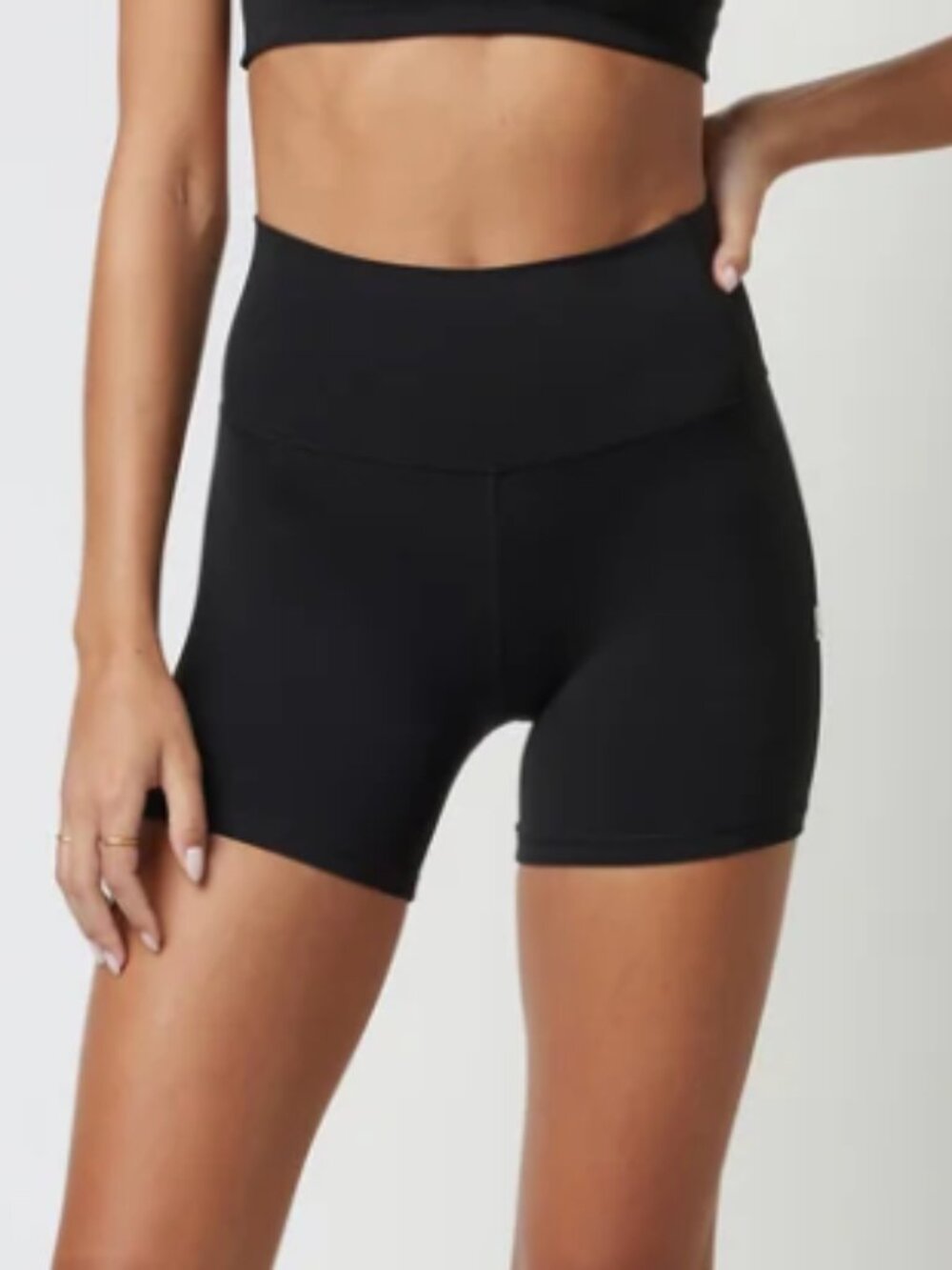 Vuori Womens Studio Pocket Biker Shorts High Rise Ribbed Waistband Size XS Gym
